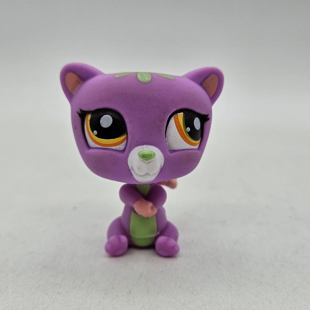 Littlest Pet Shop Purple Cat Kitten Figure 2008 Hasbro LPS Toy Collectible Pet